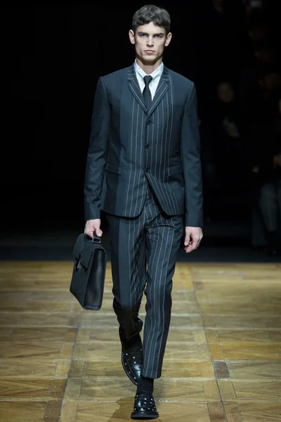 Look 13